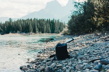 Logotrade Firmengeschenke das Foto: Swiss Peak AWARE™ 1200D Deluxe Kühltasche für 8 Dosen