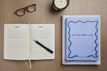 Logotrade werbemittel das Foto: VINGA "One memory a day" GRS-recyceltes Papierjournal
