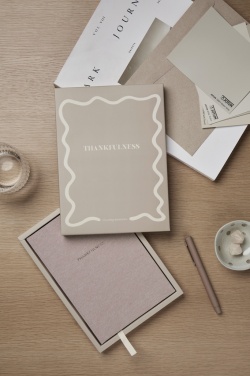 Logotrade Werbegeschenke das Foto: VINGA Thankfulness GRS-recyceltes Papierjournal