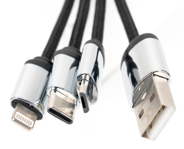 Logotrade Logogeschenke das Foto: 4-in-1-Kabel mit elighted-Logo im Holzgehäuse