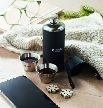 Logotrade firmakingituse foto: Plasku koos topsidega COCOON