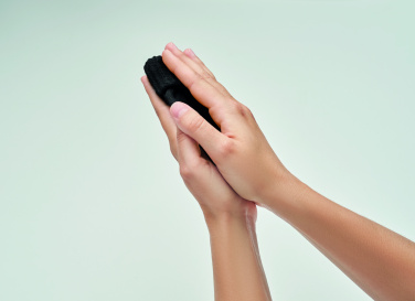 Logo trade meene pilt: Kätesoojendaja kootud polüestrist taskus