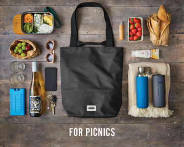 Logo trade reklaamtooted foto: Black+Blum 16L isoleeritud kandekott/jahutuskott