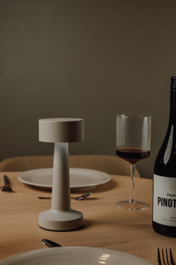 Logotrade mainoslahja tuotekuva: VINGA Maris RSC  -pöytävalaisin kierrätettyä muovia