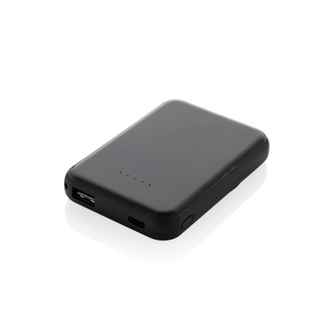 Logotrade logo dāvanas foto: Zvaigžņu RCS pārstrādātās plastmasas 5000 mah 5 W magnētiskā jauda