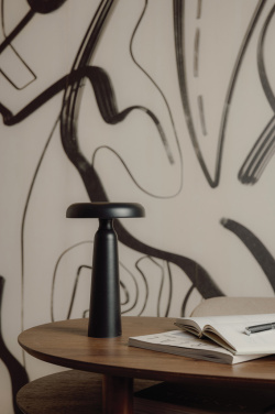 Logotrade Ideja dāvanas foto: VINGA Avery RCS galda lampa