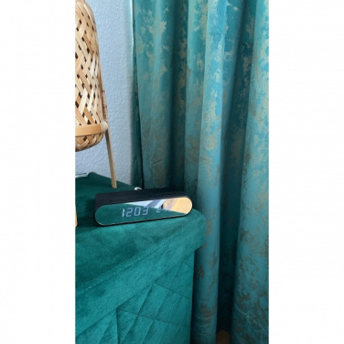 Logotrade logo dāvanas foto: Modinātājs un bezvadu lādētājs ADELAIDE