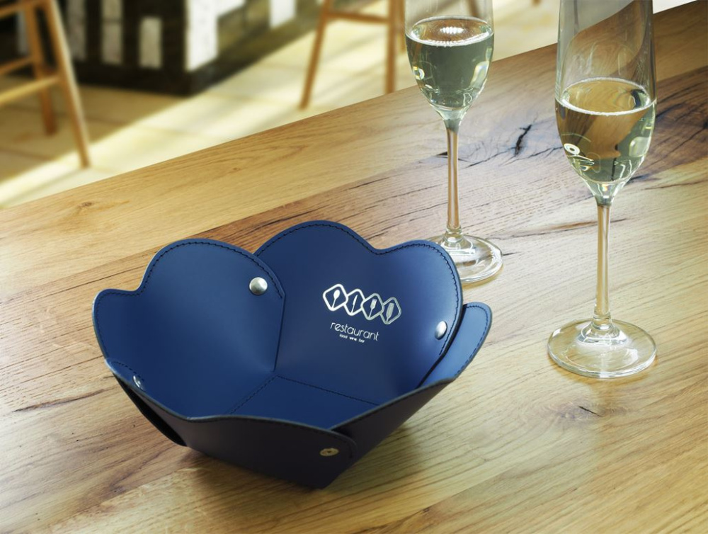 Лого трейд бизнес-подарки фото: Корзинка 1036094