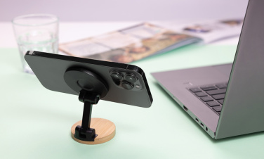 Лого трейд бизнес-подарки фото: Подставка для телефона Magmount RCS из переработанного пластика и бамбука