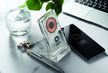 Лого трейд pекламные cувениры фото: Acrylic wireless charger 15W