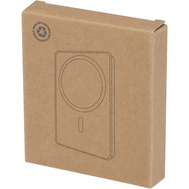 Лого трейд бизнес-подарки фото: Acrab магнитное беспроводное портативное зарядное устройство емкостью 5000 мАч, мощностью 15 Вт, с питанием 20 Вт — изготовлено из переработанного пластика