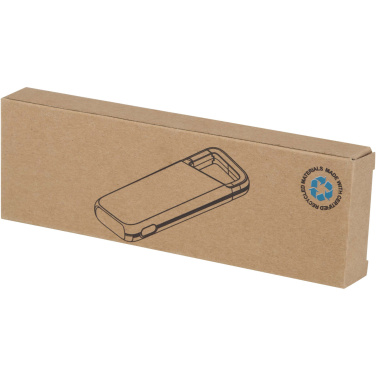 Logotrade reklamprodukter bild: Alkes 5 000 mAh 12 W vattenbeständig powerbank av återvunnen plast med karbinhake