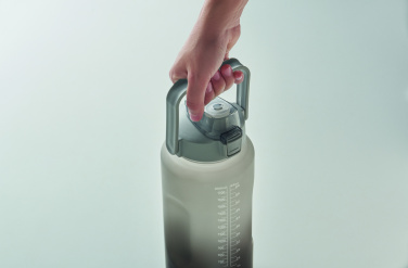 Logotrade profilprodukter bild: RPET vattenflaska 2000 ml