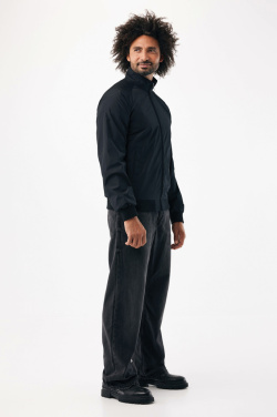 Logotrade kampanjprodukter bild: IQONQ Odin jacka i återvunnen polyester - urban stil