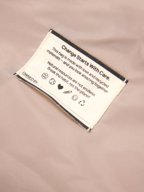 Logotrade kampanjprodukter bild: KENTO URBAN RCS recycled nylon Vardagsryggsäck